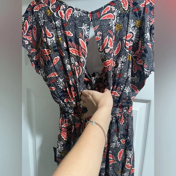 Adorable Dondi Navy Blue Print Romper perfect for your next vacation or summer - Picture 4 of 5